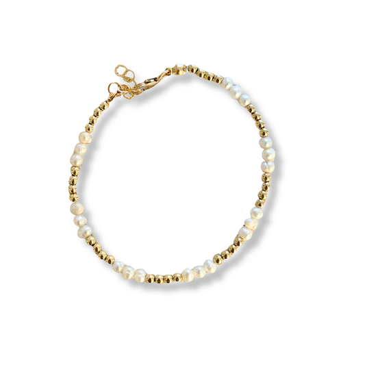 The Golden Days Collection - Small Beaded Pearl Bracelet
