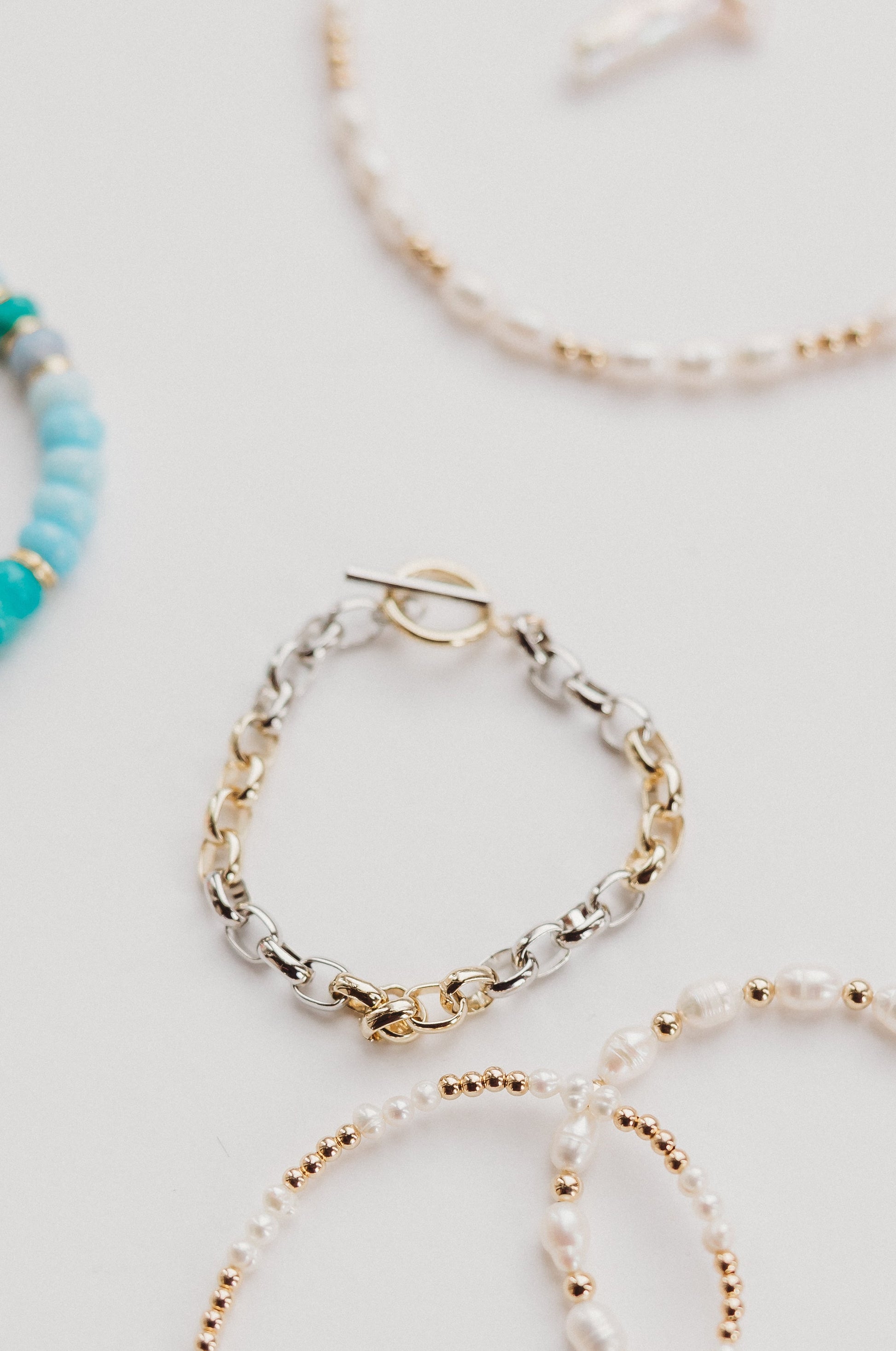 Mixed metal chunky chain bracelet with toggle clasp
